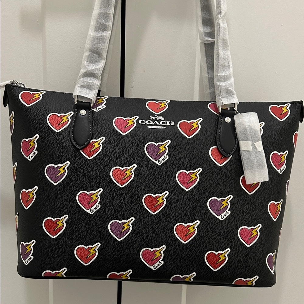 Coach (NWT) Gallery Tote Bag with Heart Bolt Print